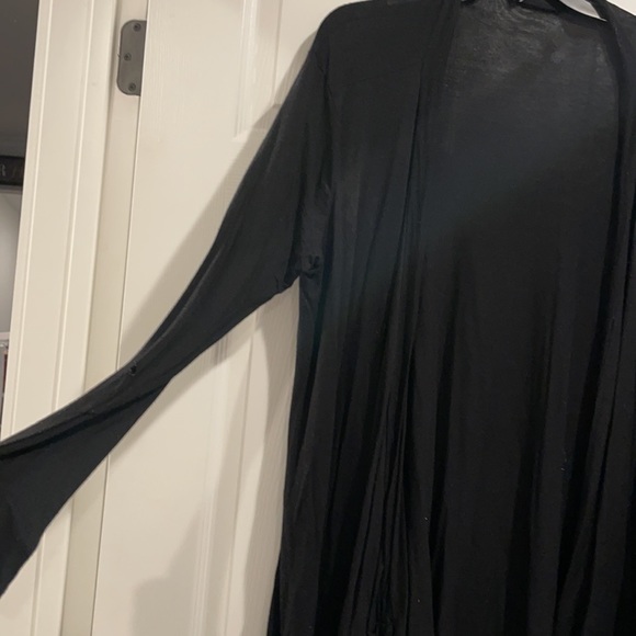 Plain black cardigan - Picture 2 of 3